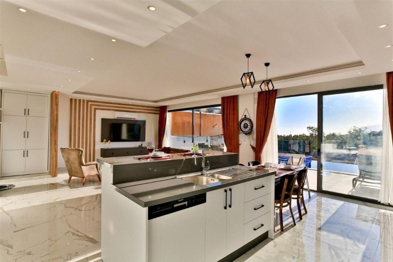 Villa Lycian-Kalkan 3 Bedroom-2 Jakuzzies-Sauna-Turkish Hamam-Huge Private Pool And Lovely Garden Kas Exterior foto