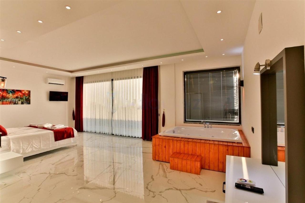 Villa Lycian-Kalkan 3 Bedroom-2 Jakuzzies-Sauna-Turkish Hamam-Huge Private Pool And Lovely Garden Kas Exterior foto